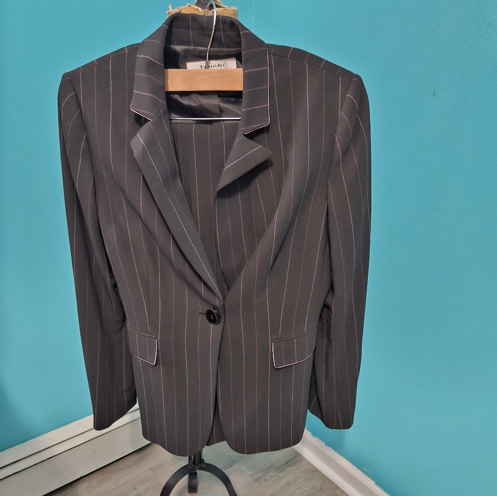 2pc Suit - image 1